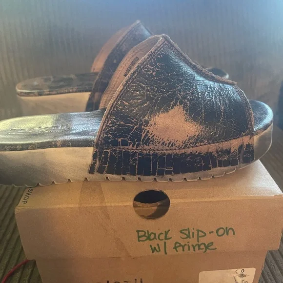 BED|STU Black and Tan Leather Sandals with Distressed Finish - Picture 4 of 7